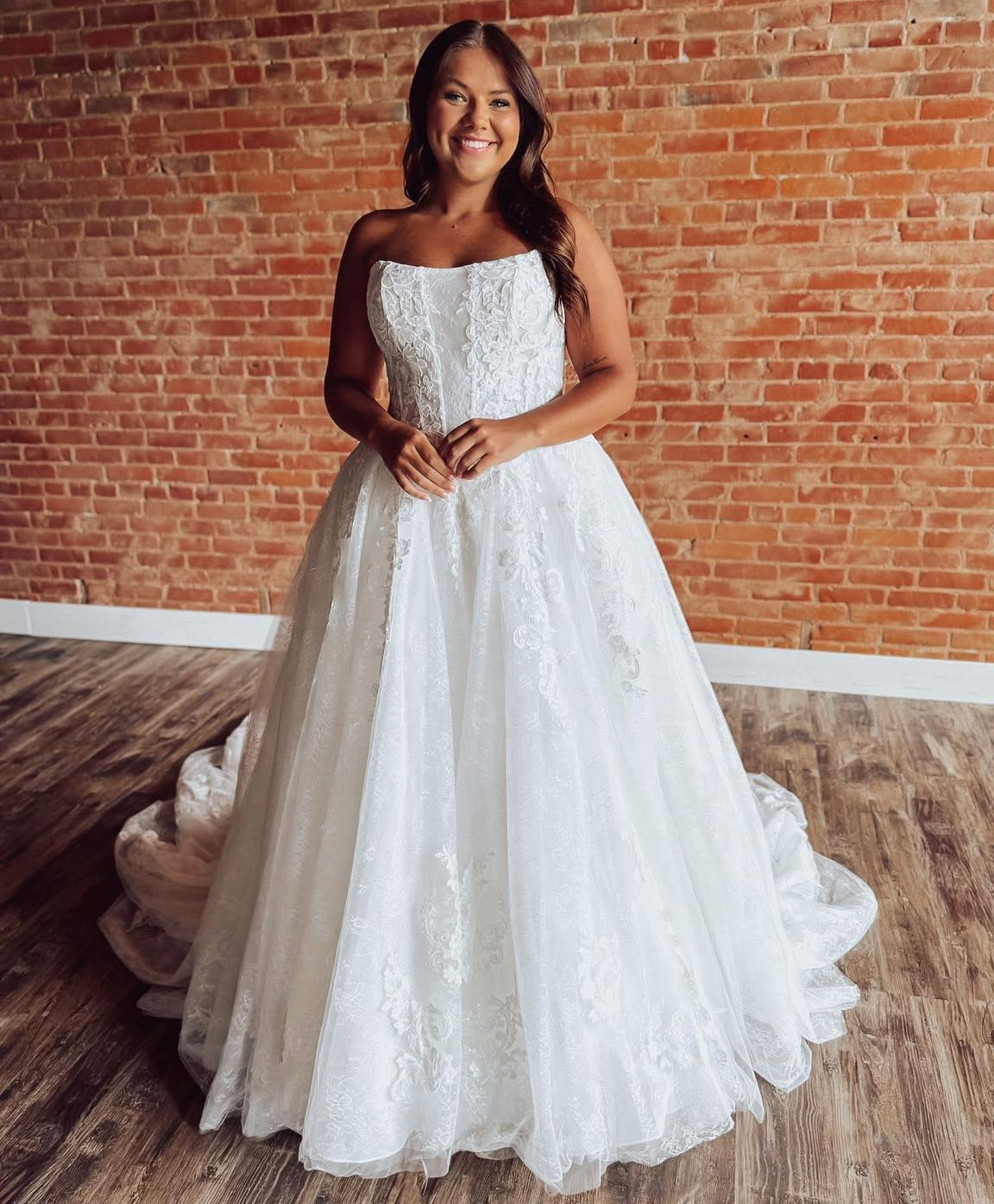 Women's Lace Appliqued Boho Wedding Dresses A Line Sweetheart Bridal Wedding Gowns HE1780