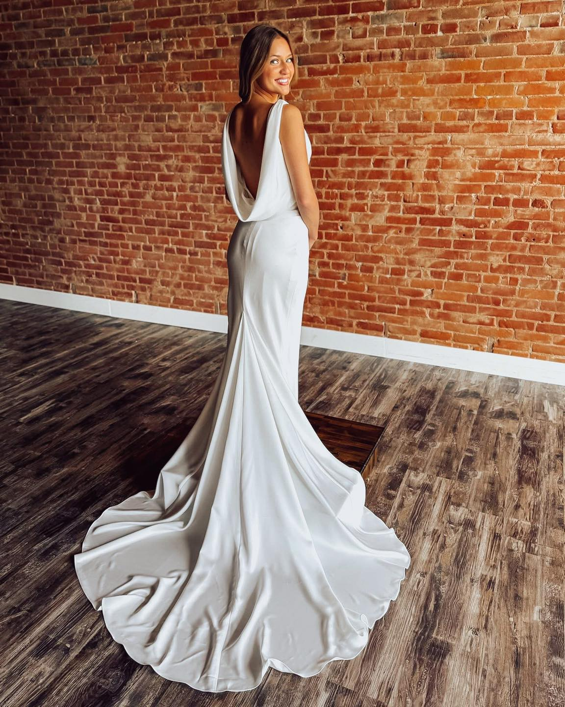 Mermaid Satin V Neck Wedding Dresses Boho Plus Size Bridal Wedding Gowns HE1787