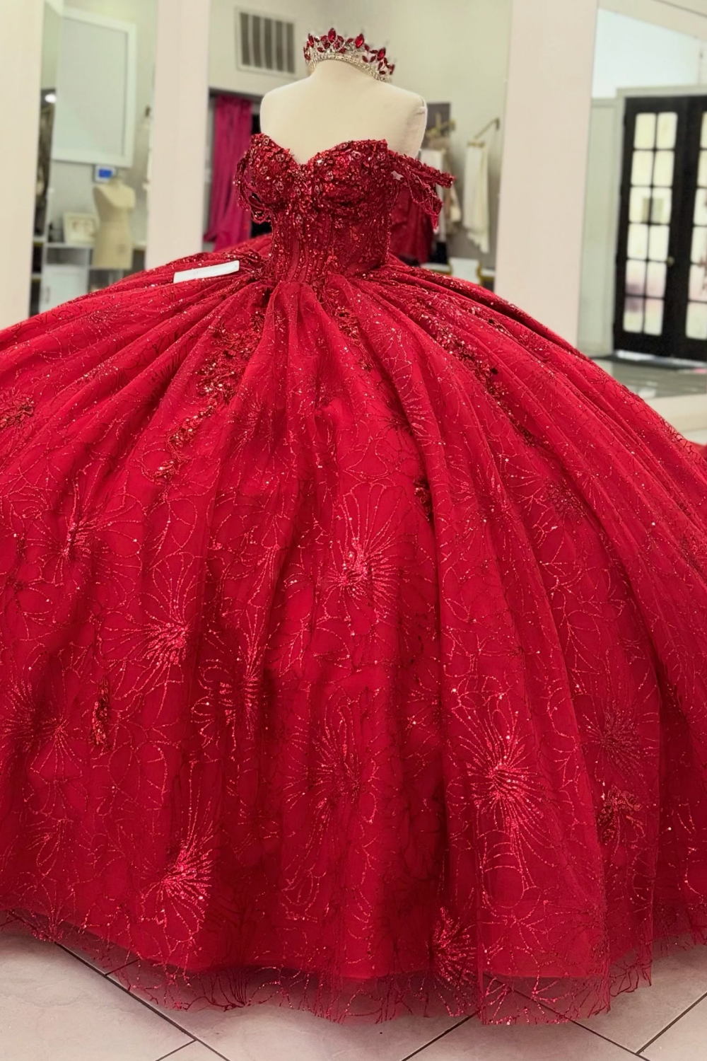Off Shoulder Tulle Appliqued Quinceanera Dresses Ball Gown Red Sweet 16 Party Gowns HE1815