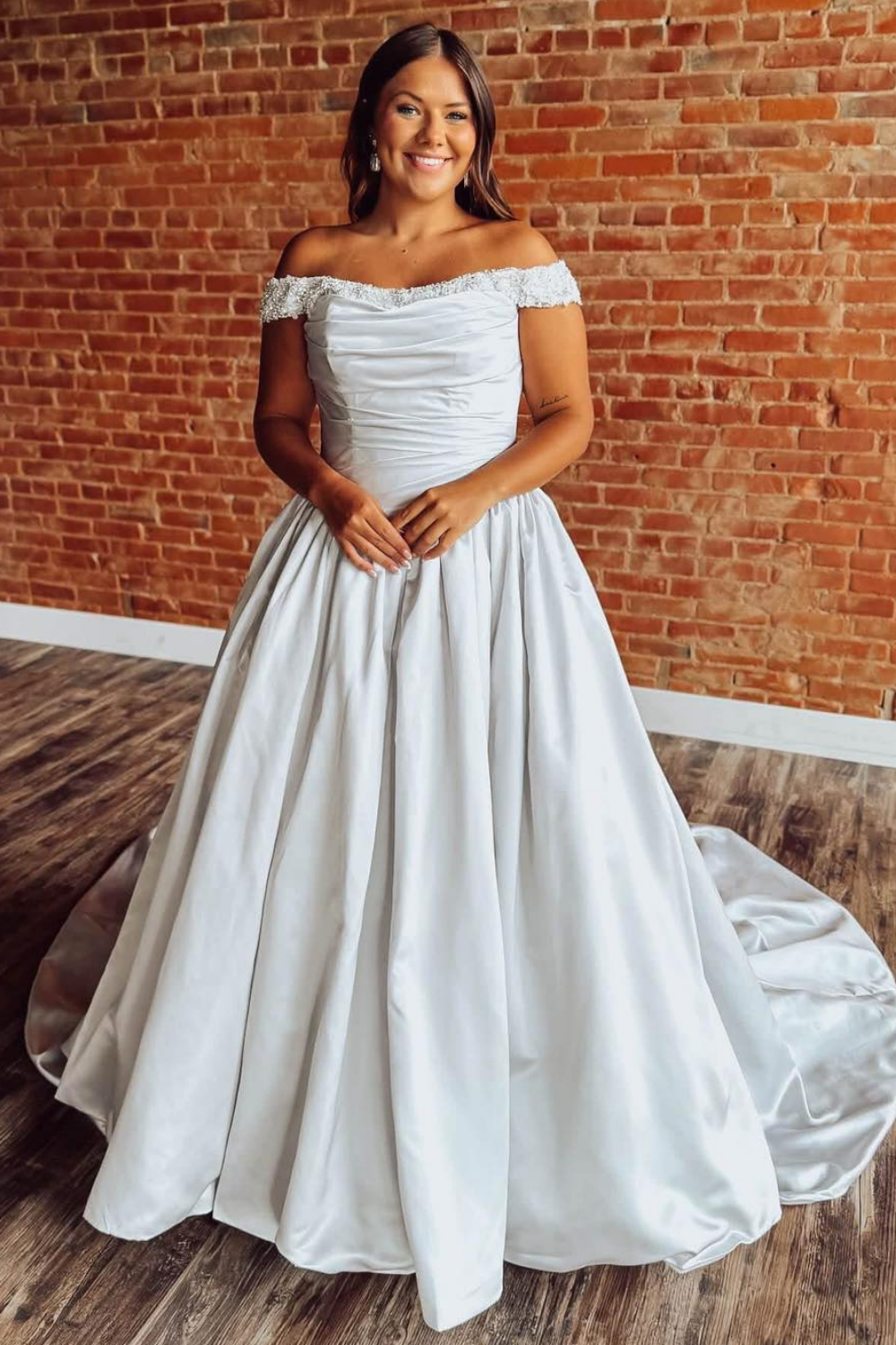 Off Shoulder Satin Wedding Dresses A Line Appliqued Beaded Bridal Wedding Gowns HE1782