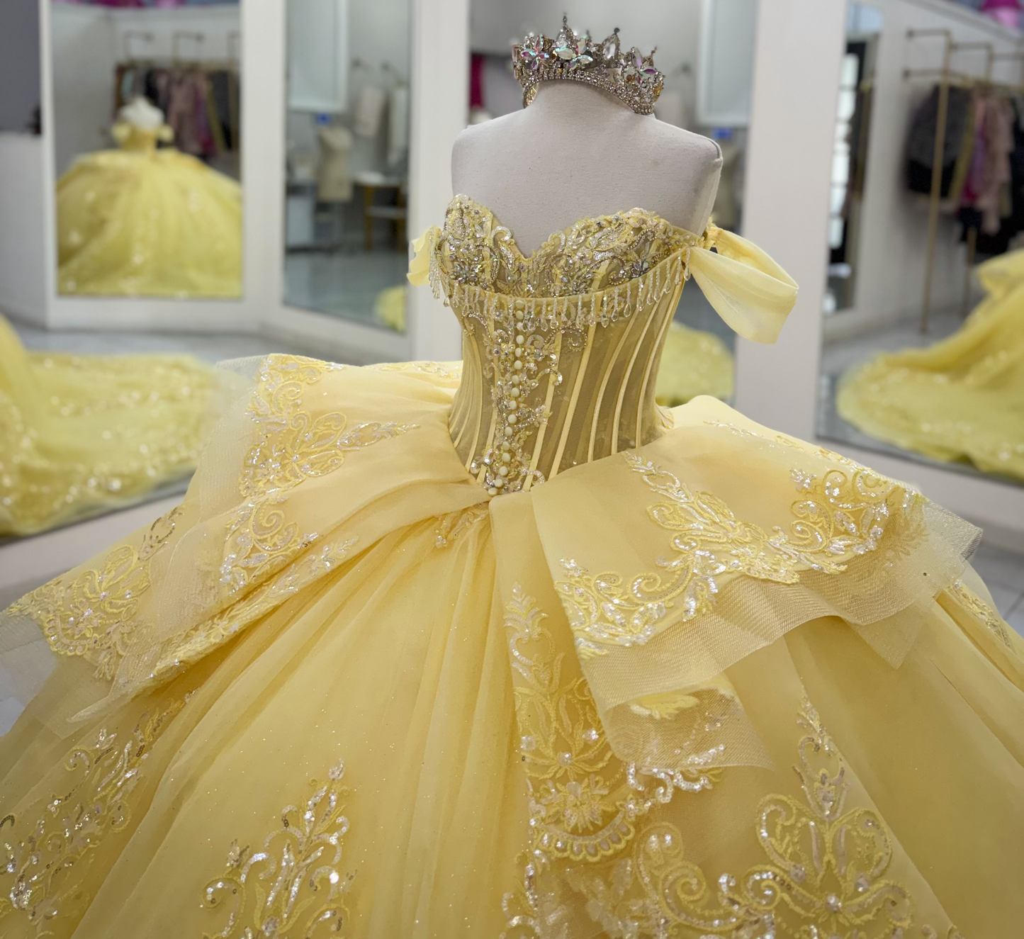 Princess Lace Appliqued Sweet 16 Quinceanera Dresses Off Shoulder Birthday Party Gowns HE1814