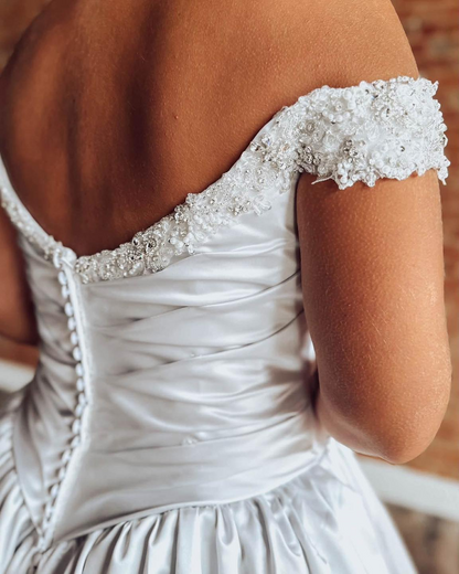 Off Shoulder Satin Wedding Dresses A Line Appliqued Beaded Bridal Wedding Gowns HE1782