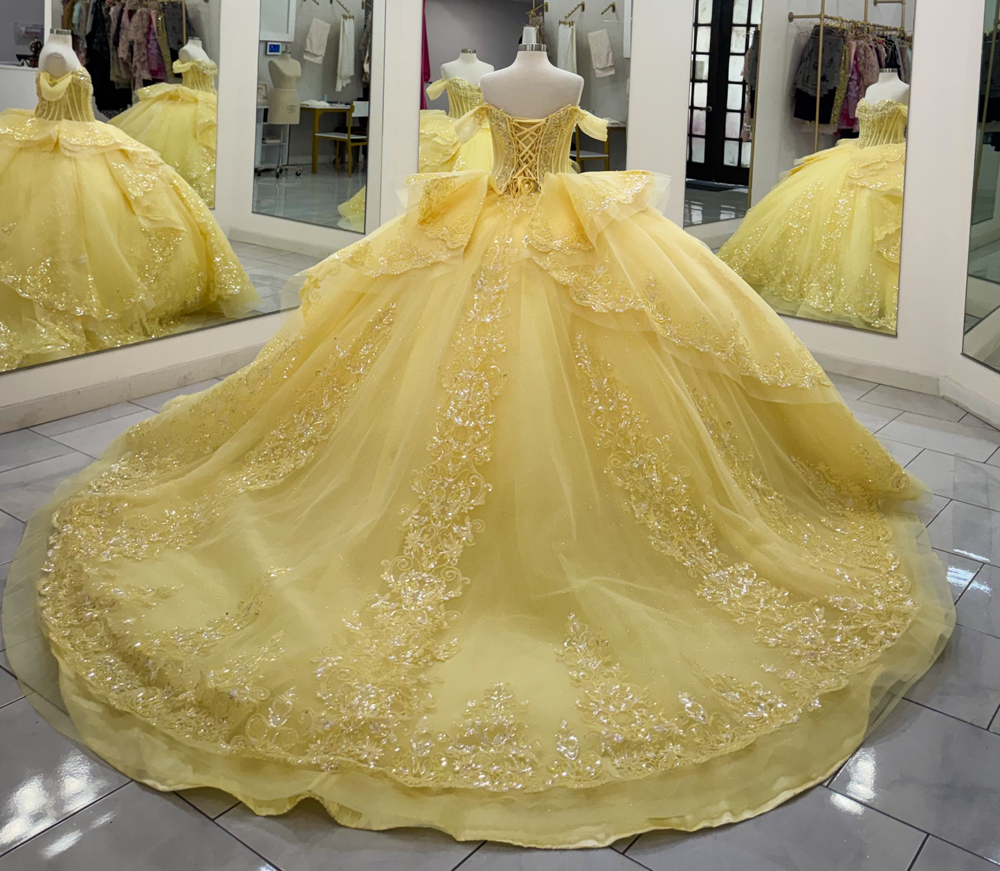 Princess Lace Appliqued Sweet 16 Quinceanera Dresses Off Shoulder Birthday Party Gowns HE1814
