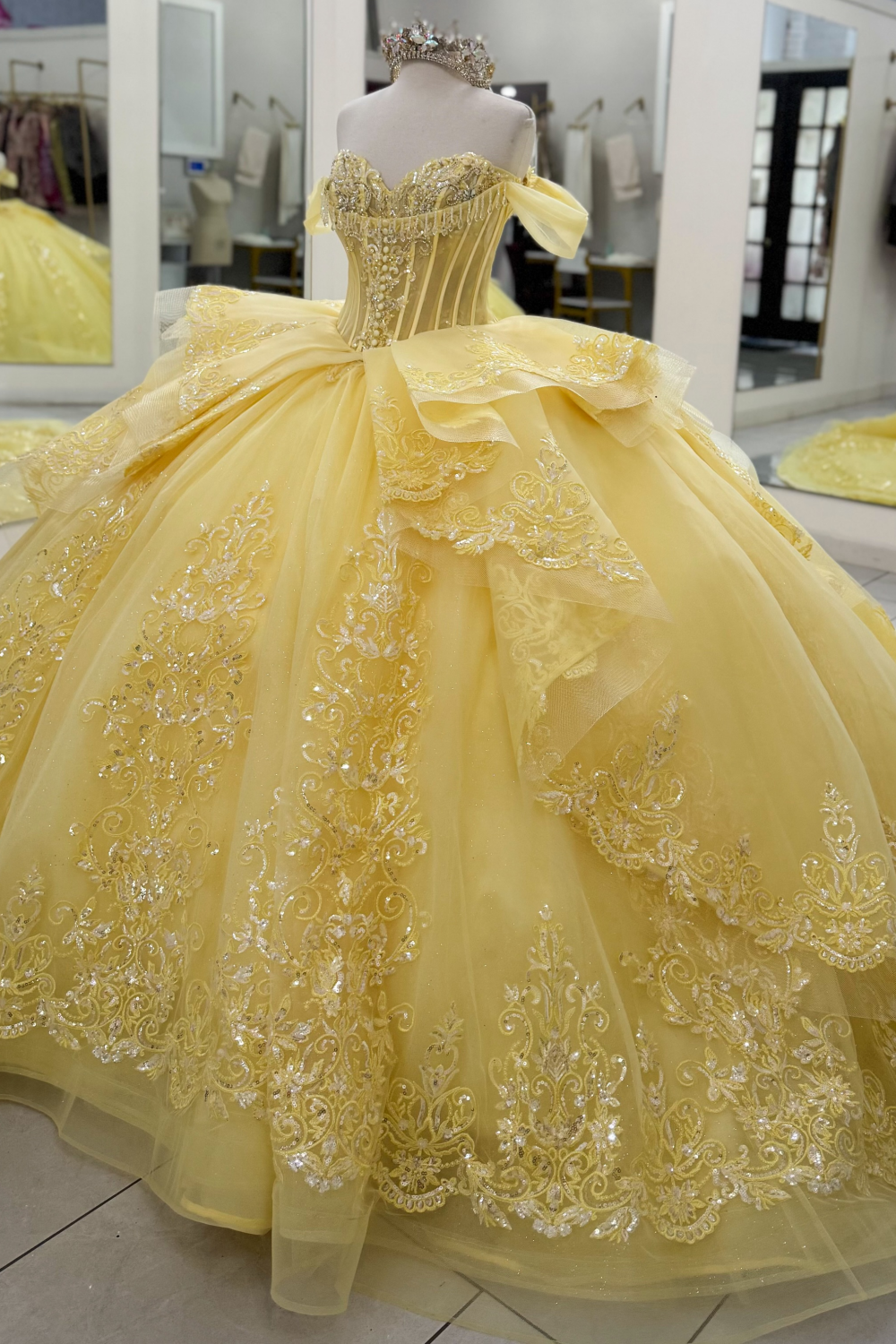 Princess Lace Appliqued Sweet 16 Quinceanera Dresses Off Shoulder Birthday Party Gowns HE1814