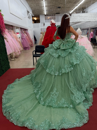 Luxury Lace Crystal Beaded Green Quinceanera Dresses for Sweet 16 Birthday Party HE1827