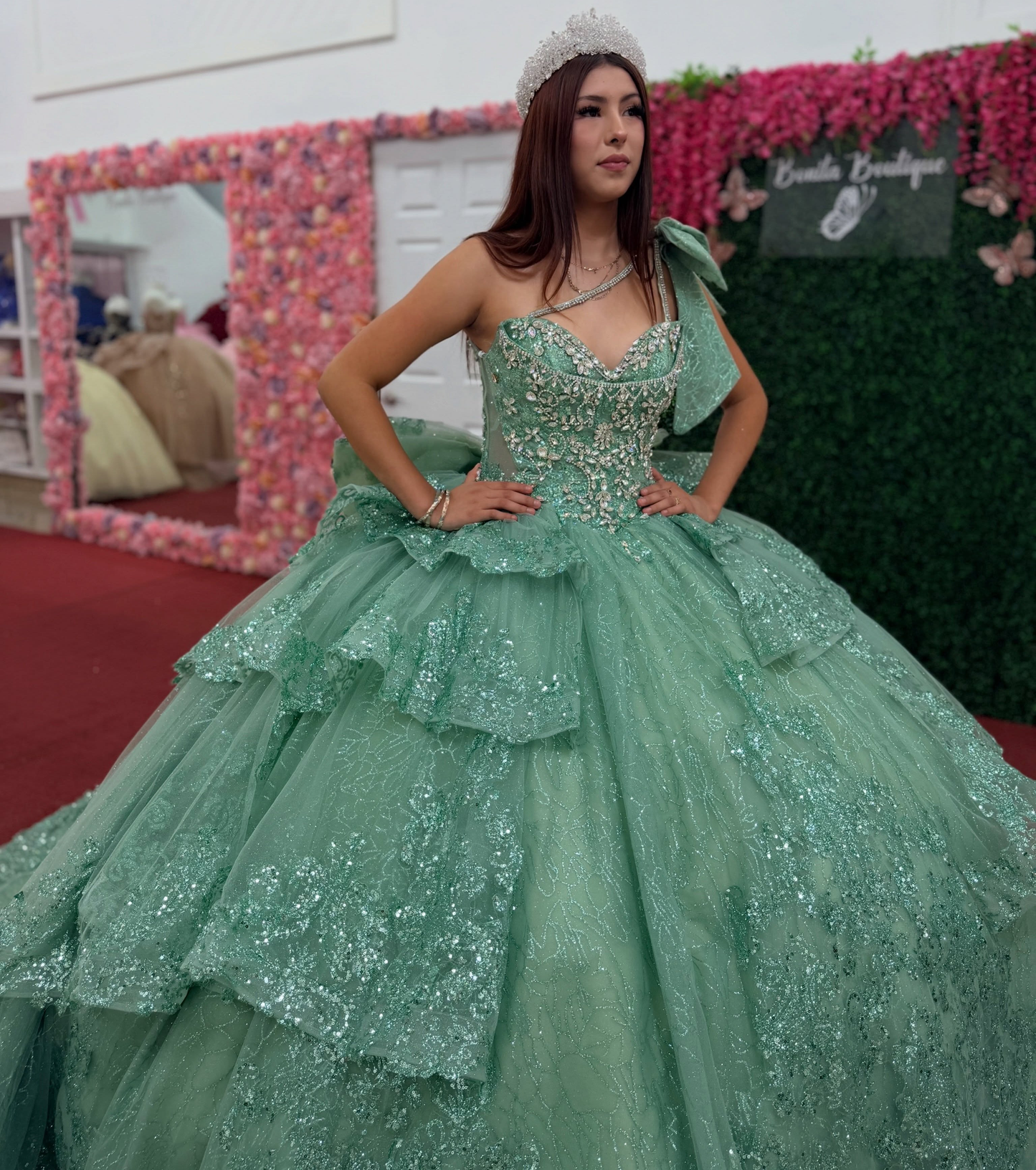 Luxury Lace Crystal Beaded Green Quinceanera Dresses for Sweet 16 Birthday Party HE1827