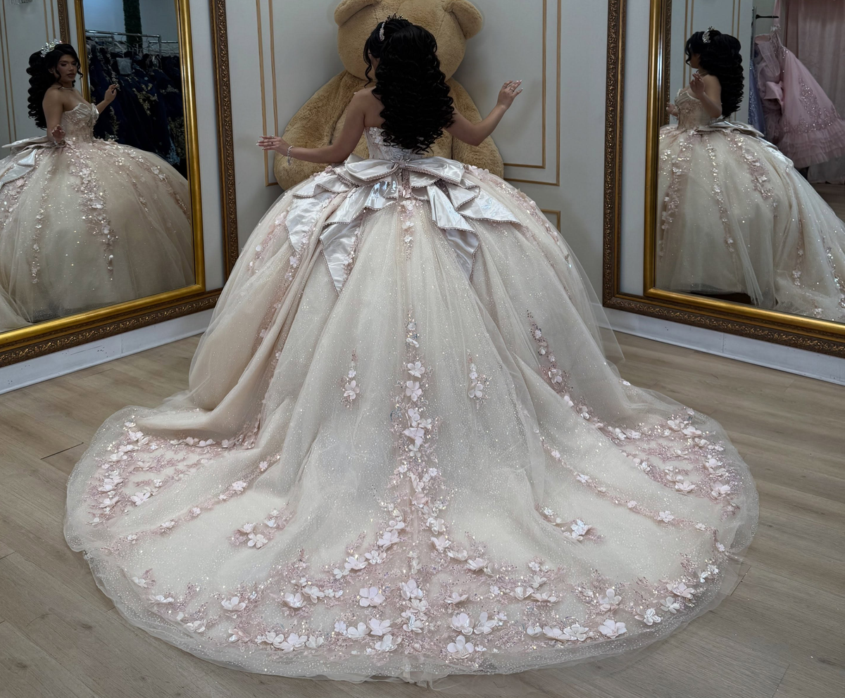 Sweetheart Champagne Quinceanera Dresses Sweet 16 Lace Flower Birthday Gowns HE1930