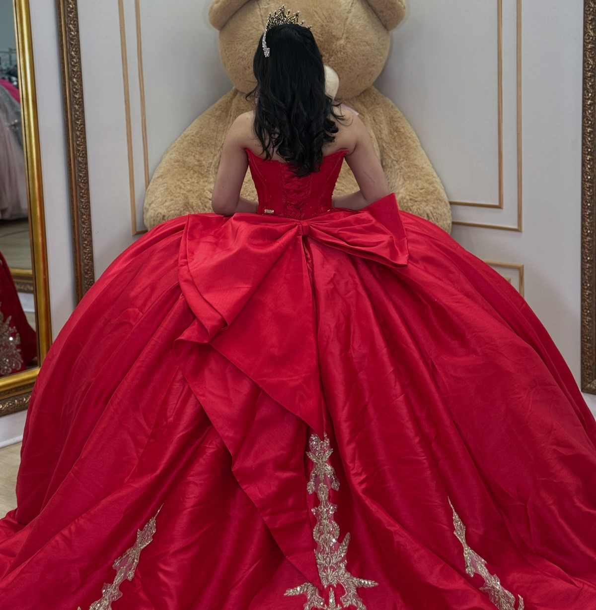 Sweetheart Satin Crystal Beaded Red Quinceanera Dresses Ball Gown Sweet 15 Party Dress HE1923