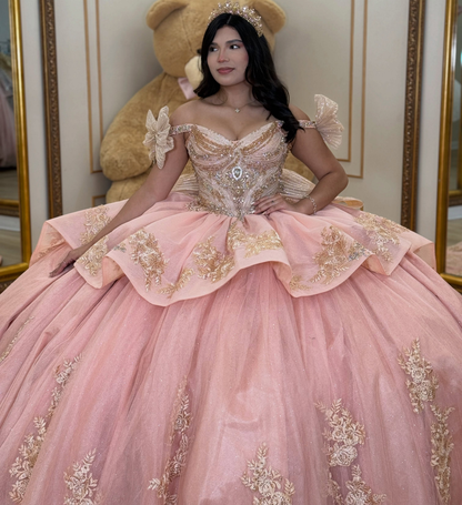 Princess Lace Appliqued Pink Quinceanera Dresses Off Shoulder Birthday Party Gowns HE1919