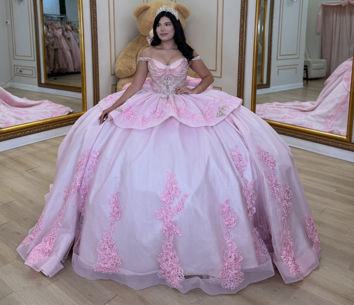 Ball Gown Pink Quinceanera Dresses Off Shoulder Sweet 16 Lace Appliqued Party Gowns HE1920