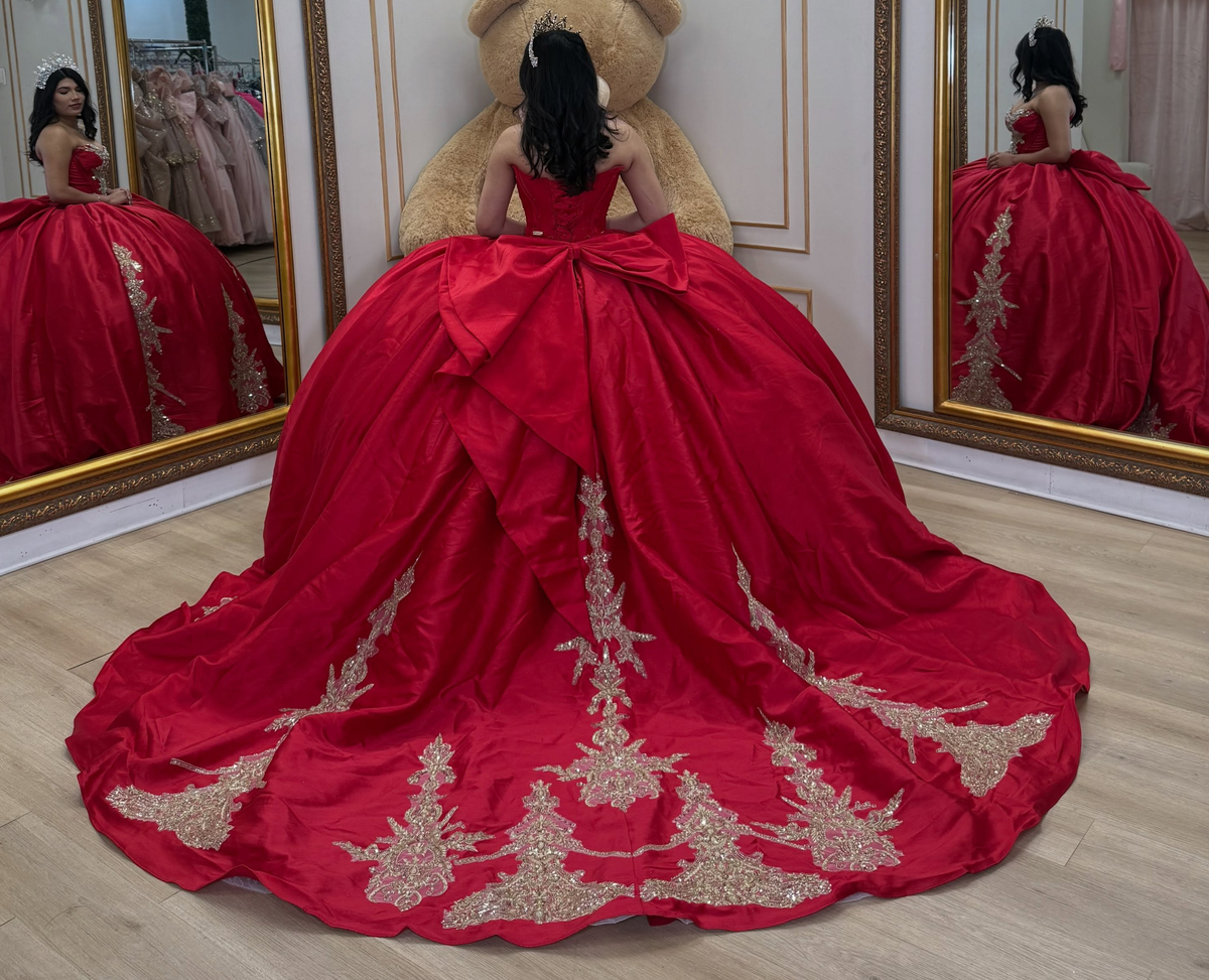Sweetheart Satin Crystal Beaded Red Quinceanera Dresses Ball Gown Sweet 15 Party Dress HE1923