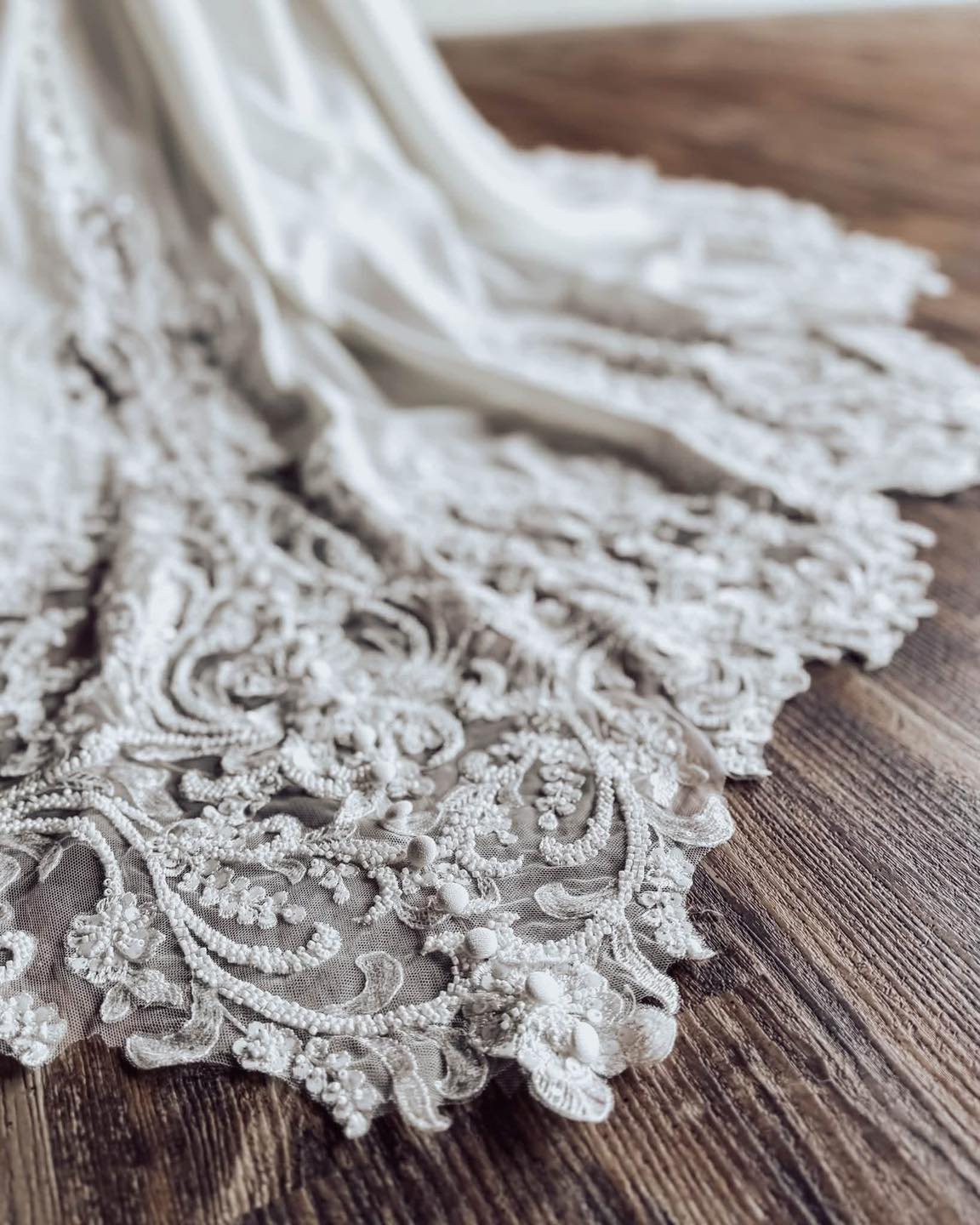 Sweetheart A-Linie Tüll 3D Blumen Strand Brautkleider für die Braut HE878