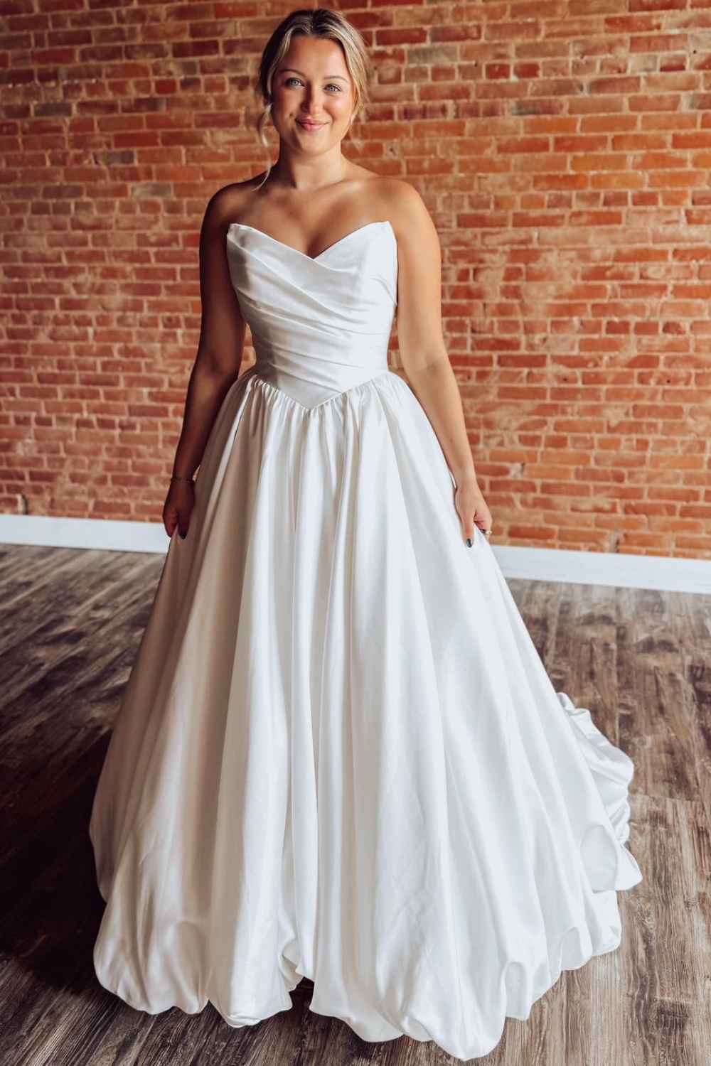 Satin A Line Wedding Dresses Sweetheart Boho Bridal Wedding Gowns for Women HE1869