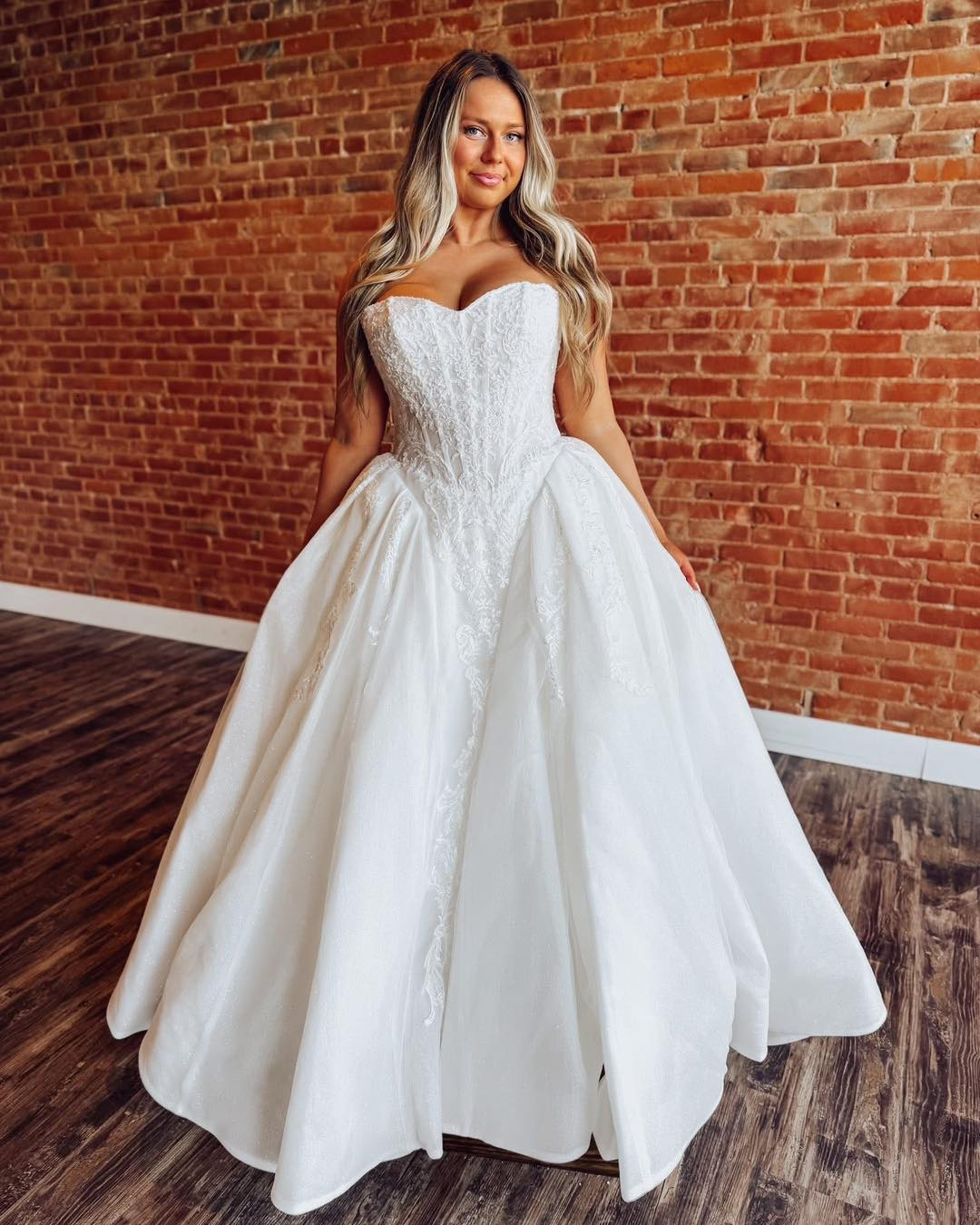 Sweetheart A Line Boho Wedding Dresses Tulle Lace Appliqued Bridal Wedding Gowns HE1868