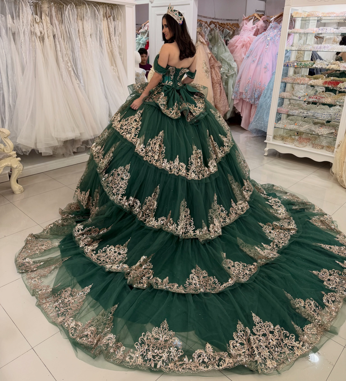 Off Shoulder Lace Appliqued Green Quinceanera Dresses Ruffled Party Gowns for Sweet 16 HE1914