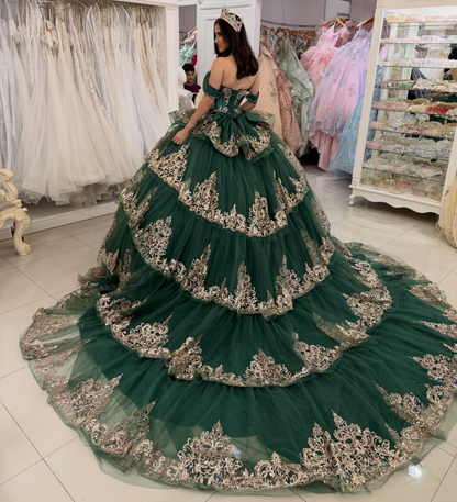 Off Shoulder Lace Appliqued Green Quinceanera Dresses Ruffled Party Gowns for Sweet 16 HE1914