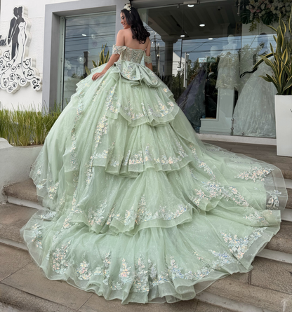 Off Shoulder Green Quinceanera Dresses Sweet 16 Lace Appliqued Party Gowns HE1913