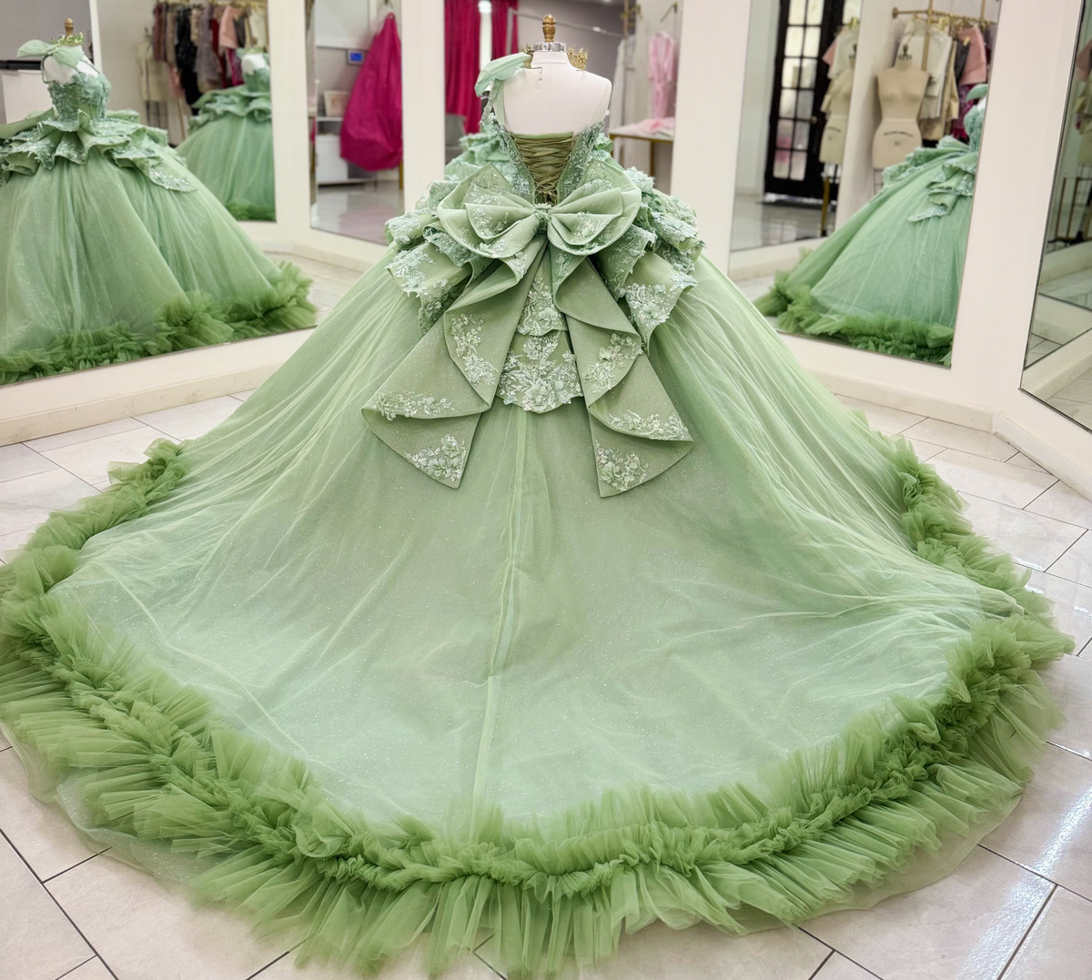 Sweetheart Green Quinceanera Dresses Lace Appliqued Sweet 16 Celebration Dress with Bowknot HE1990