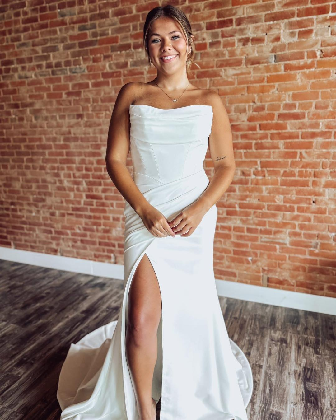 Mermaid Satin Wedding Dresses for Bride Strapless Boho Plus Size Wedding Gowns HE1984