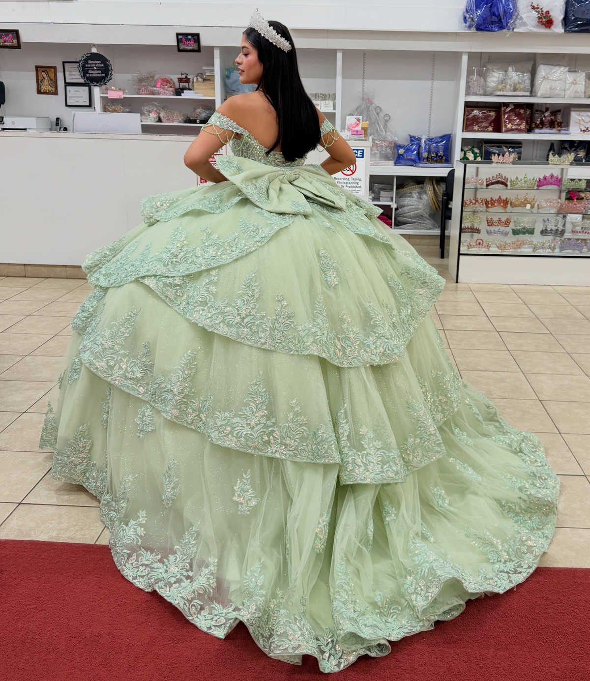 Off Shoulder Green Quinceanera Dresses Sweet 16 Tulle Appliqued Party Gowns with Ruffled HE1940