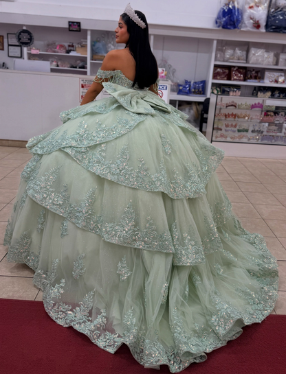 Off Shoulder Green Quinceanera Dresses Sweet 16 Tulle Appliqued Party Gowns with Ruffled HE1940