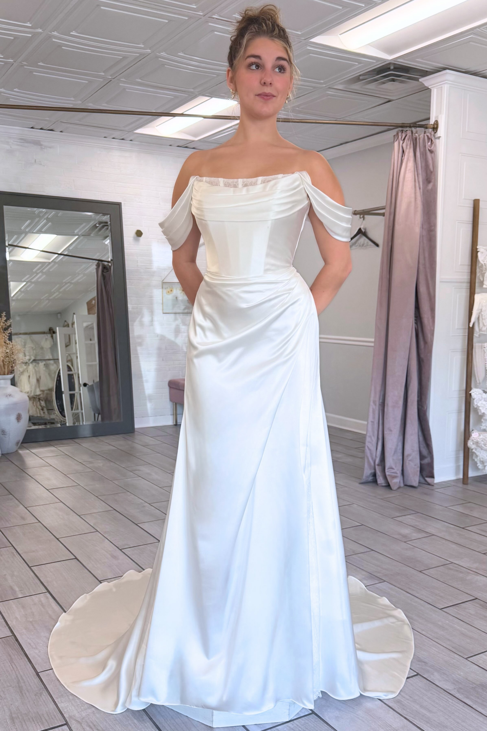Women's Satin Boho Wedding Dresses Mermaid Off Shoulder Plus Size Bridal Wedding Gowns HE1951