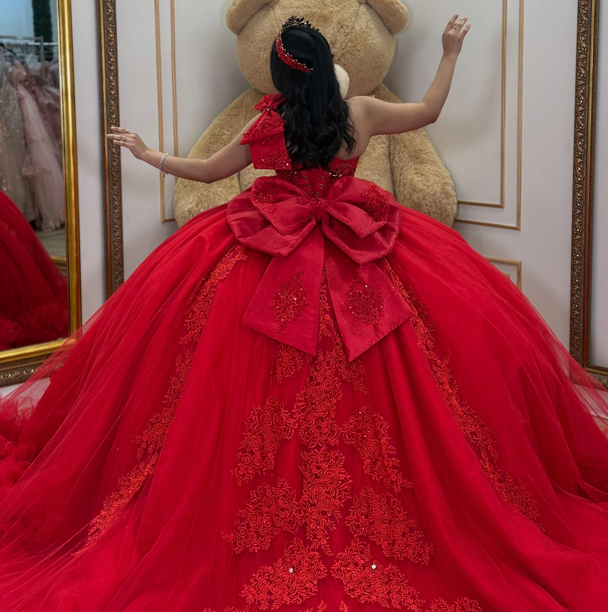 Sweet 16 Ball Gown Red Quinceanera Dresses Glittery Tulle Appliqued Birthday Gowns HE1931