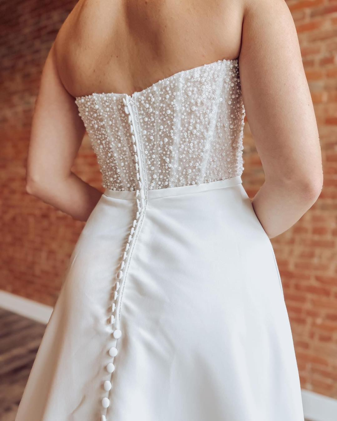 Women's A Line Satin Crystal Wedding Dresses Sweetheart Boho Bridal Wedding Gowns HE1983