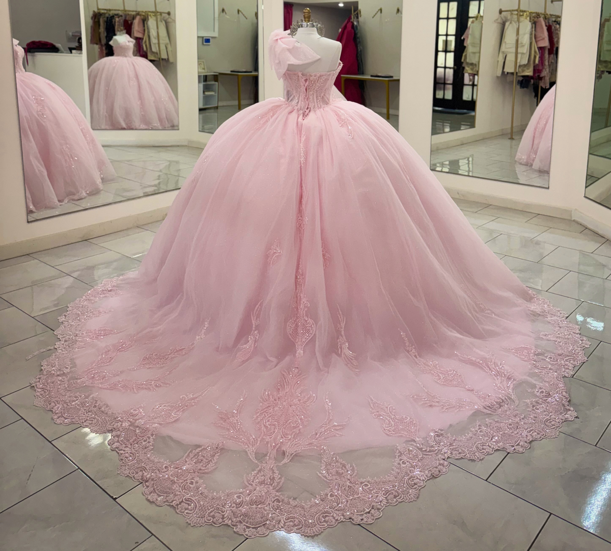 Tulle Lace Appliqued Pink Quinceanera Dresses Sweet 16 Ball Gown Birthday Party Dresses HE1989