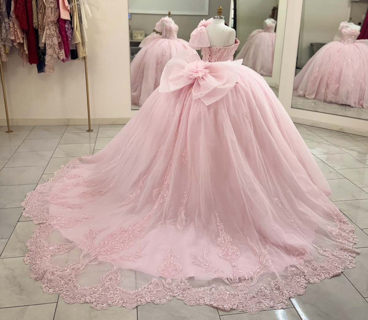 Tulle Lace Appliqued Pink Quinceanera Dresses Sweet 16 Ball Gown Birthday Party Dresses HE1989