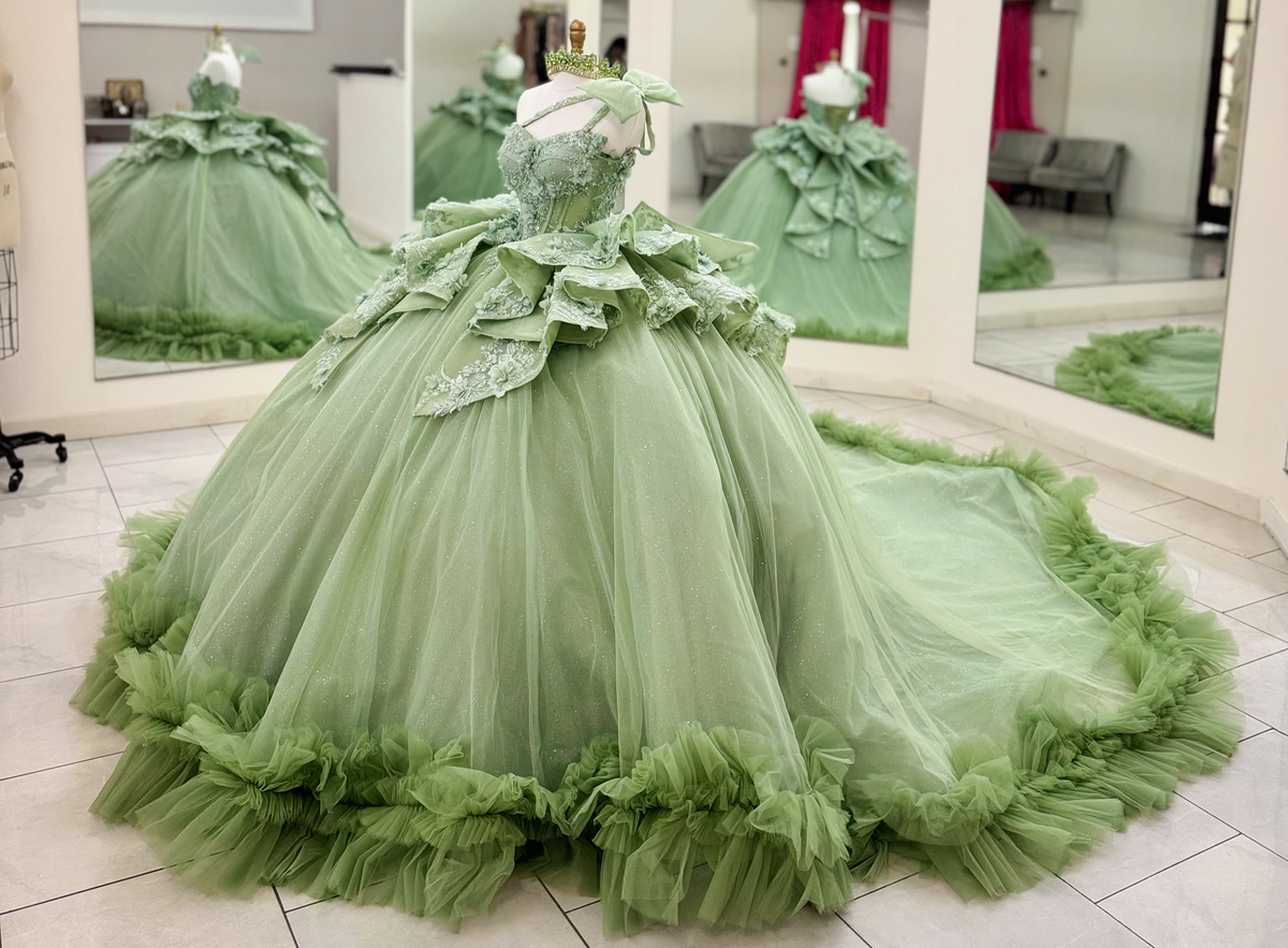 Sweetheart Green Quinceanera Dresses Lace Appliqued Sweet 16 Celebration Dress with Bowknot HE1990