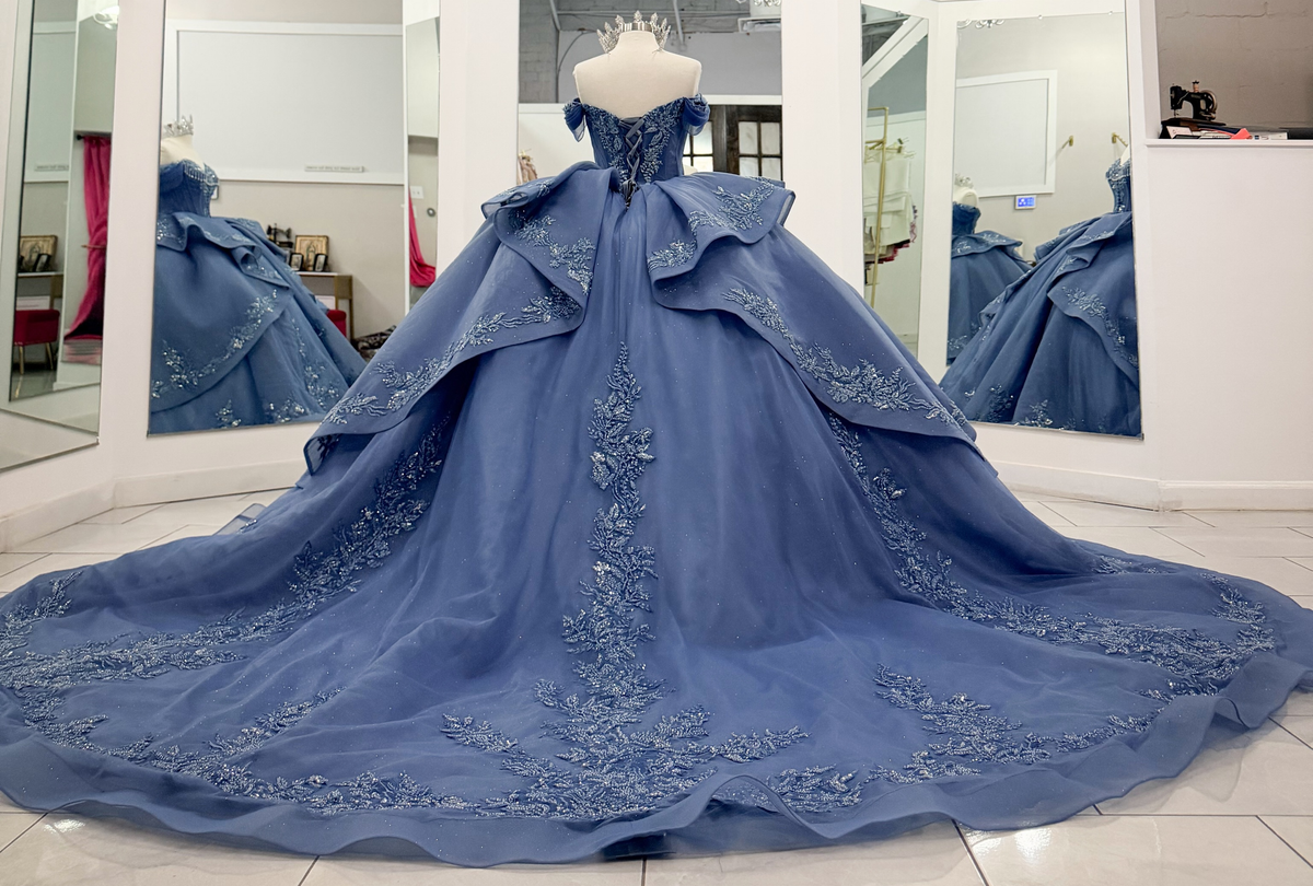 Off Shoulder Blue Quinceanera Dresses Tulle Lace Appliqued Sweet 16 Celebration Gowns HE1988