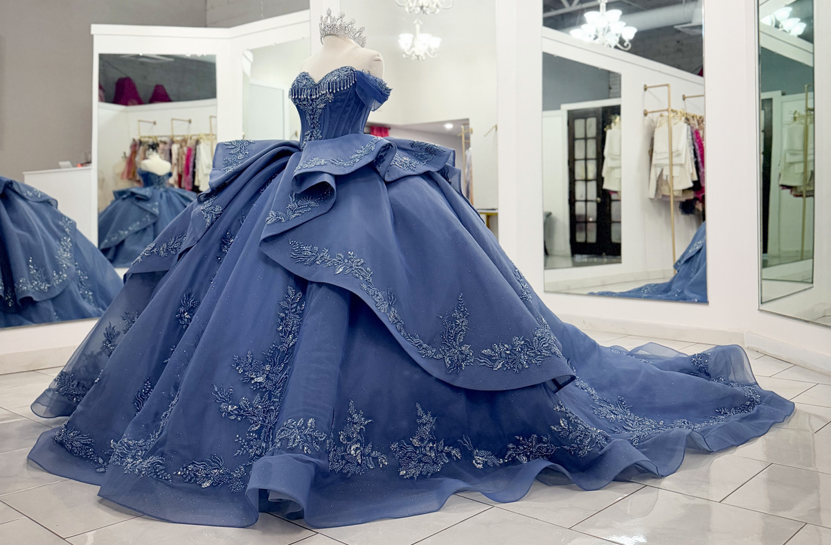 Off Shoulder Blue Quinceanera Dresses Tulle Lace Appliqued Sweet 16 Celebration Gowns HE1988