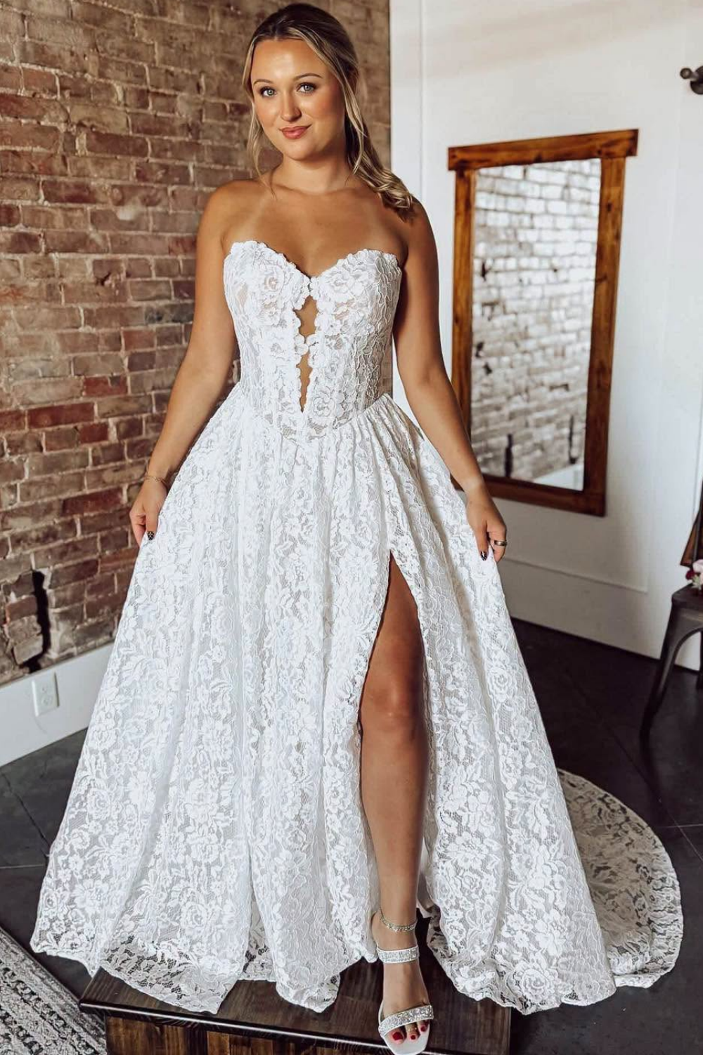 Sweetheart A-Linie Tüll 3D Blumen Strand Brautkleider für die Braut HE878