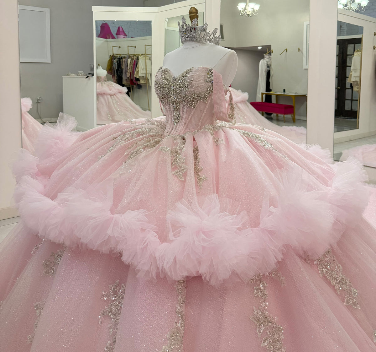 Tulle Ruffled Pink Quinceanera Dresses Off Shoulder Luxury Appliqued Celebration Gowns HE2007