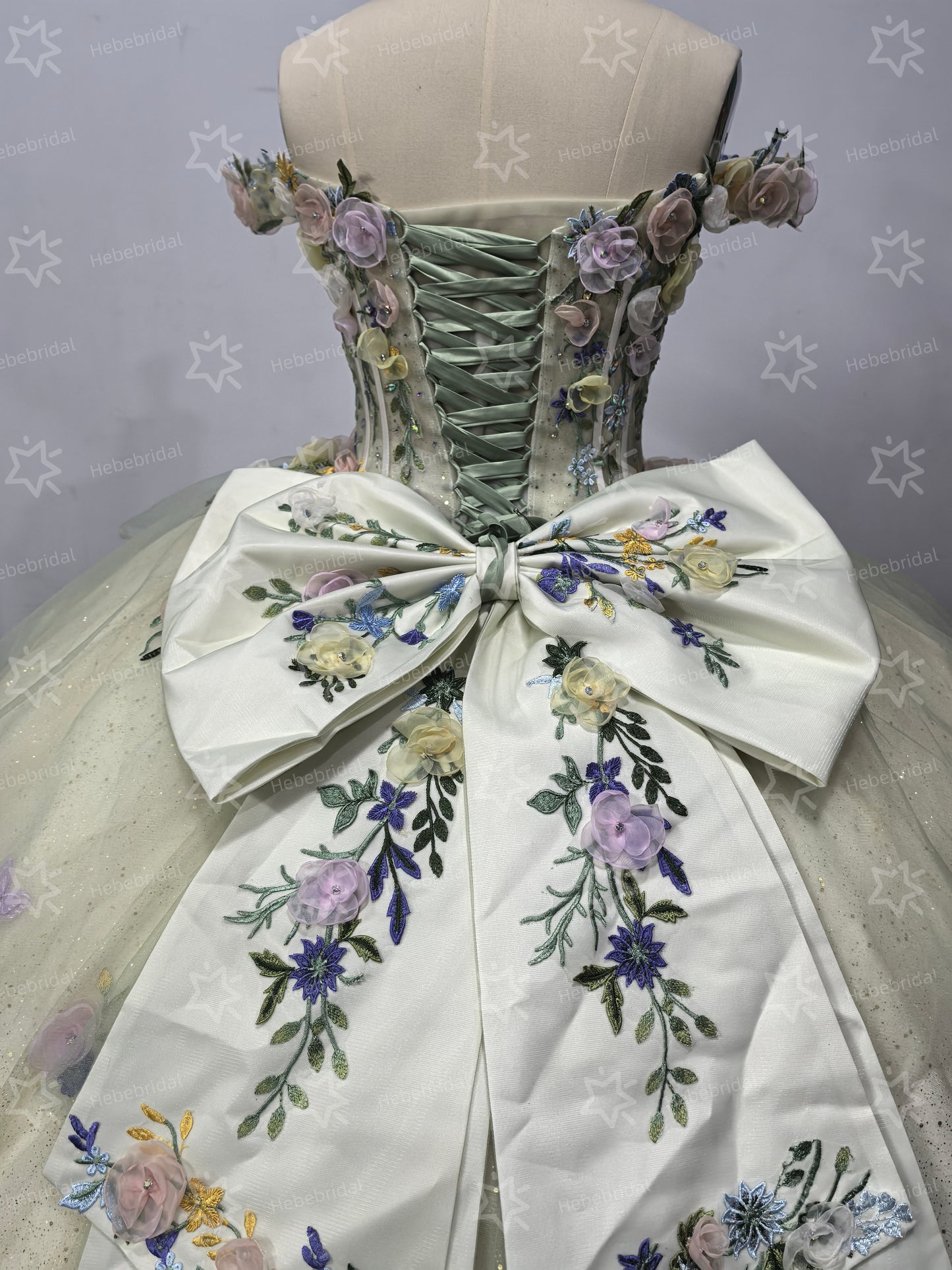 Luxury Tulle 3D Flower Green Quinceanera Dresses Sweet 16 Birthday Party Dresses with Ruffled HE1052