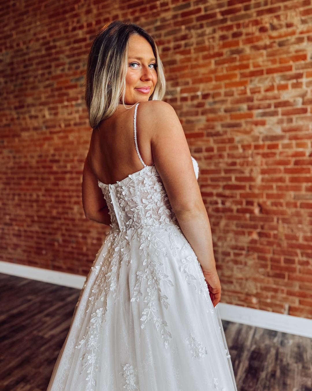 A Line Lace Beach Wedding Dresses Tulle Plus Size Boho Wedding Gowns for Bride HE1157