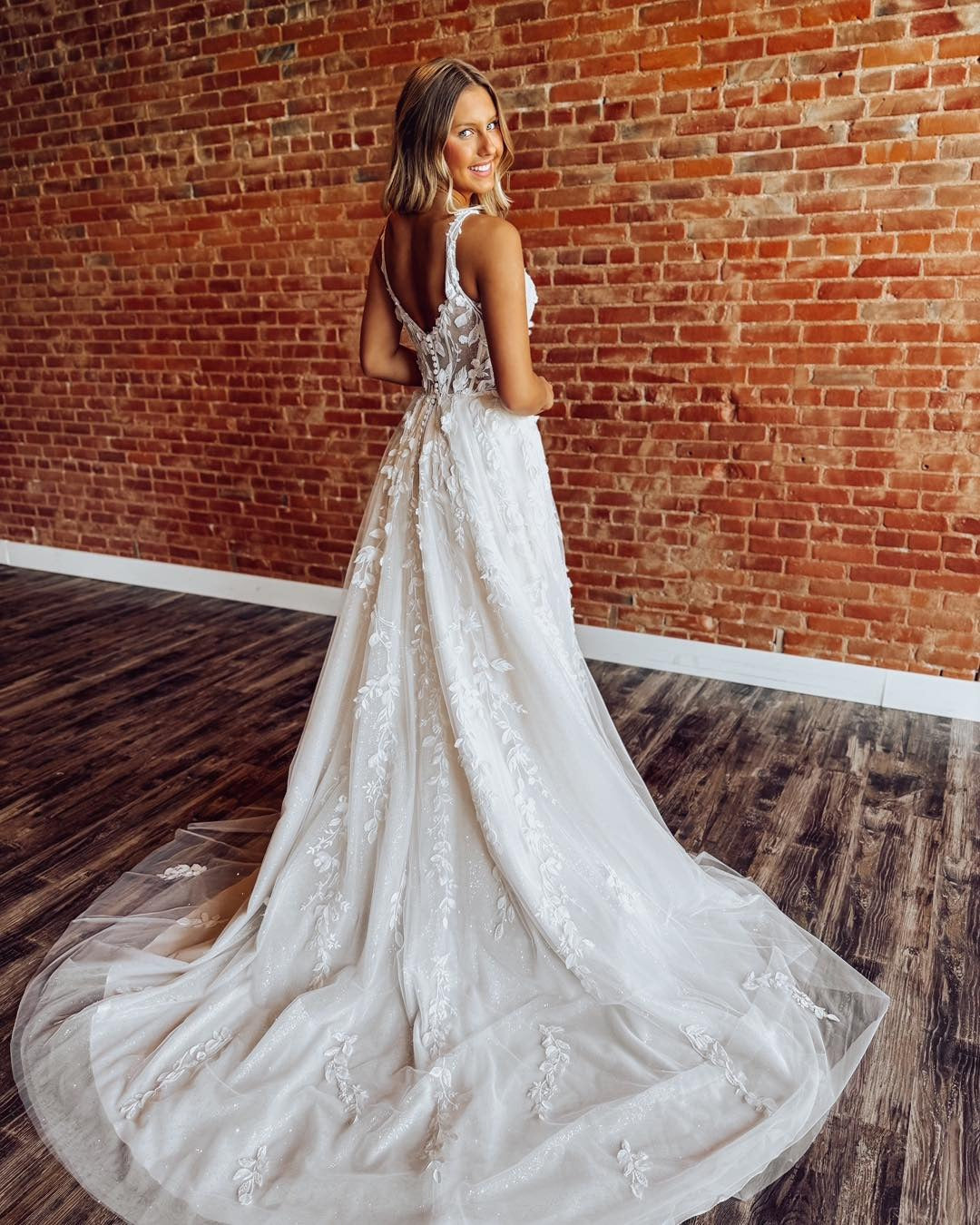 Tulle Lace Appliqued Boho Wedding Dresses A Line Corset Beach Wedding Gowns for Women HE1155