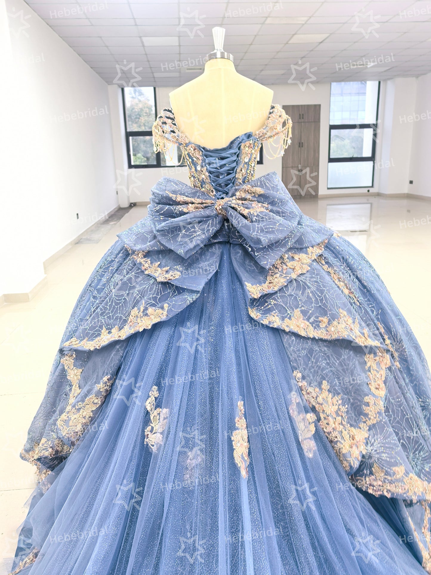 Off Shoulder Princess Quinceanera Dresses Lace Appliqued Sweet 16 Party Gowns HE1194