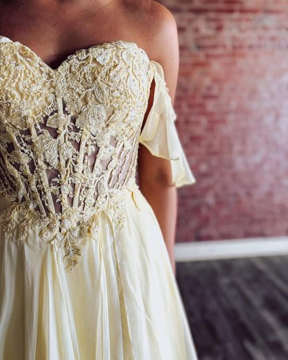 Off Shoulder A Line Chiffon Long Prom Dresses Lace Appliqued Party Gowns with Split HE1140