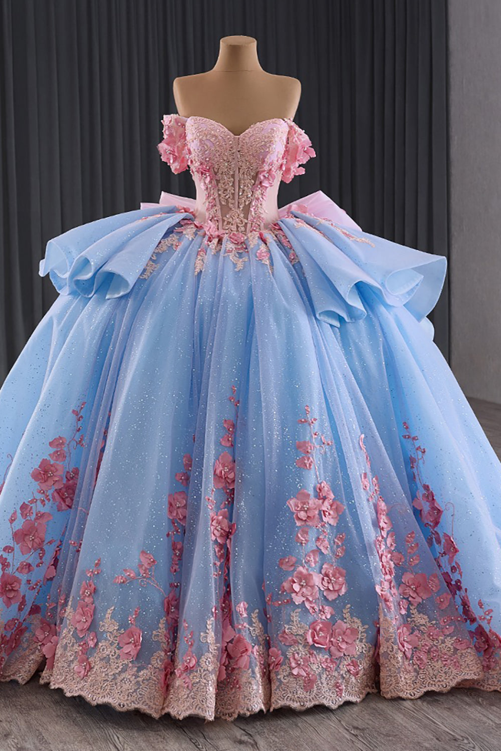 Ball Gown Sweet 16 Princess Quinceanera Dresses Lace Appliqued Birthday Party Gowns HE1177