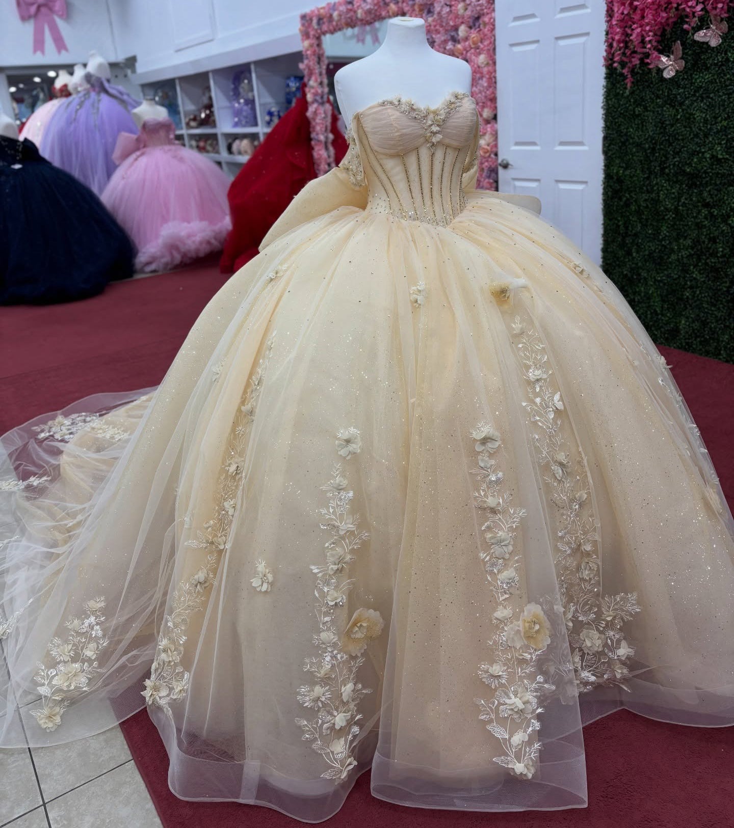Off Shoulder Tulle Lace Appliqued Quinceanera Dresses Champagne Sweet 15 Party Gown HE1213
