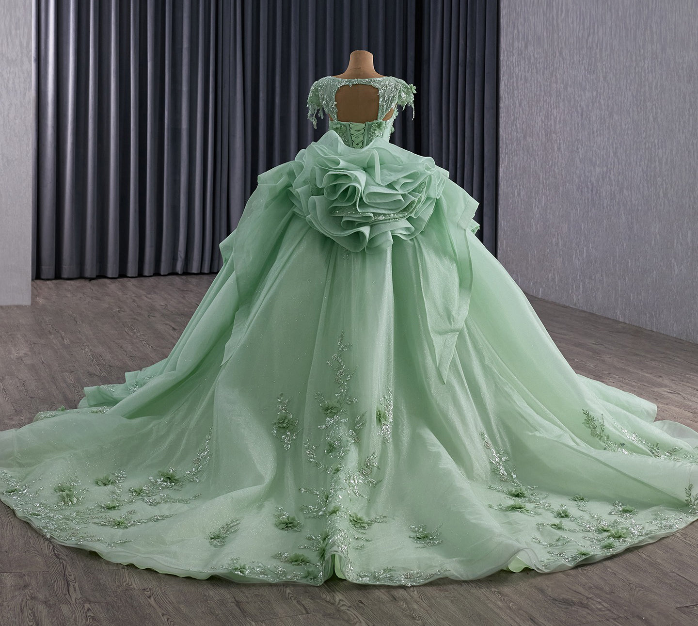 Sweetheart Ball Gown Quinceanera Dresses Tulle Ruffled 3D Flower Prom Party Gowns HE1180