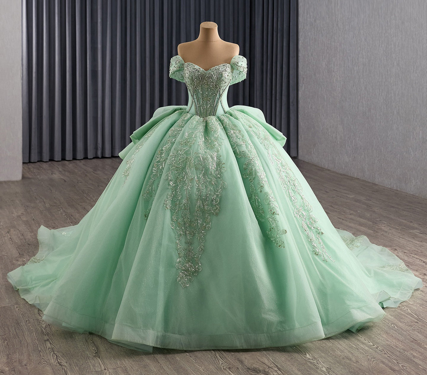 Gorgeous Tulle Lace Appliqued Sweet 16 Quinceanera Dresses Green Birthday Party Gowns HE1181