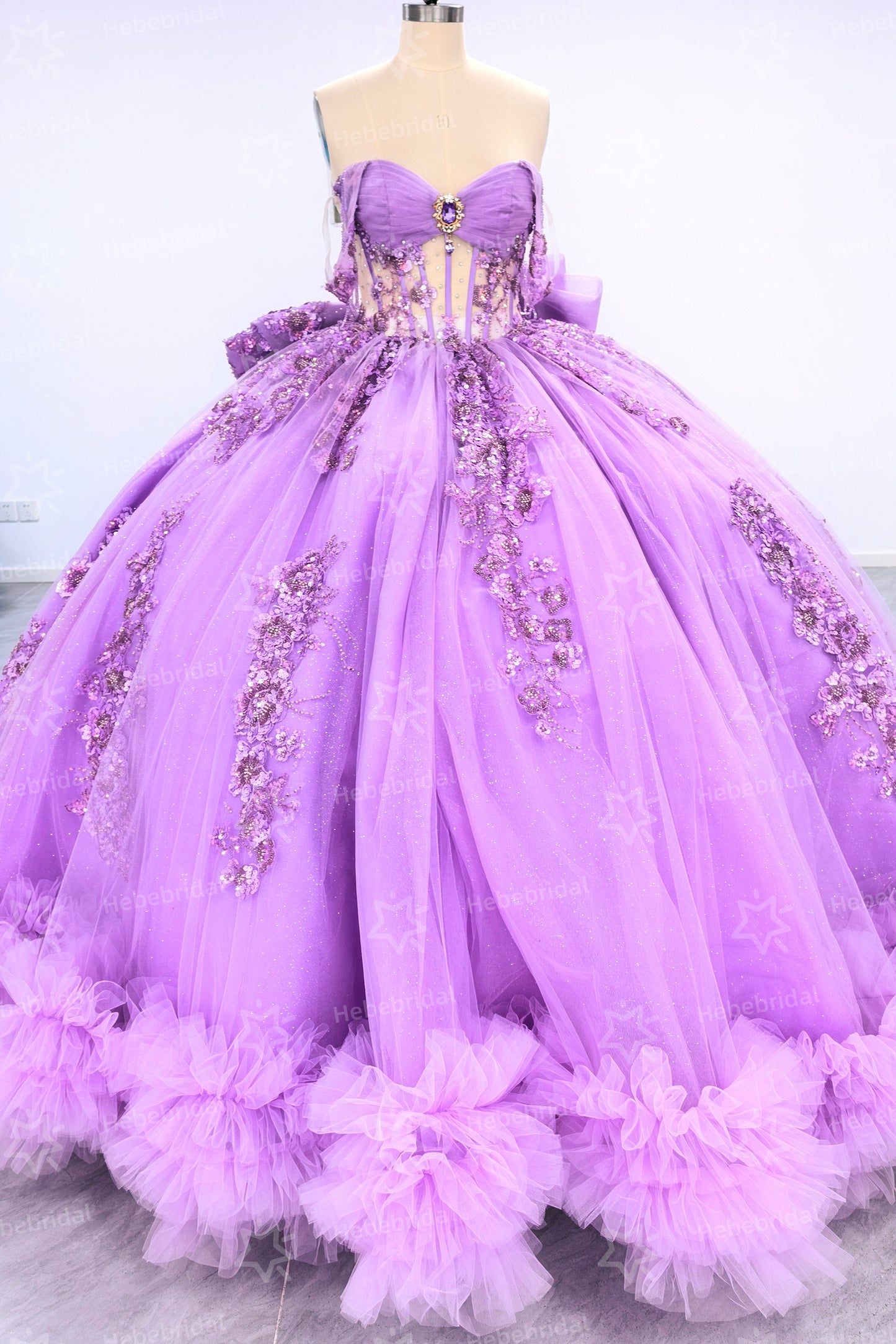 Off Shoulder Tulle Lace Appliqued Quinceanera Dresses Princess Sweet 16 Party Gowns HE1201