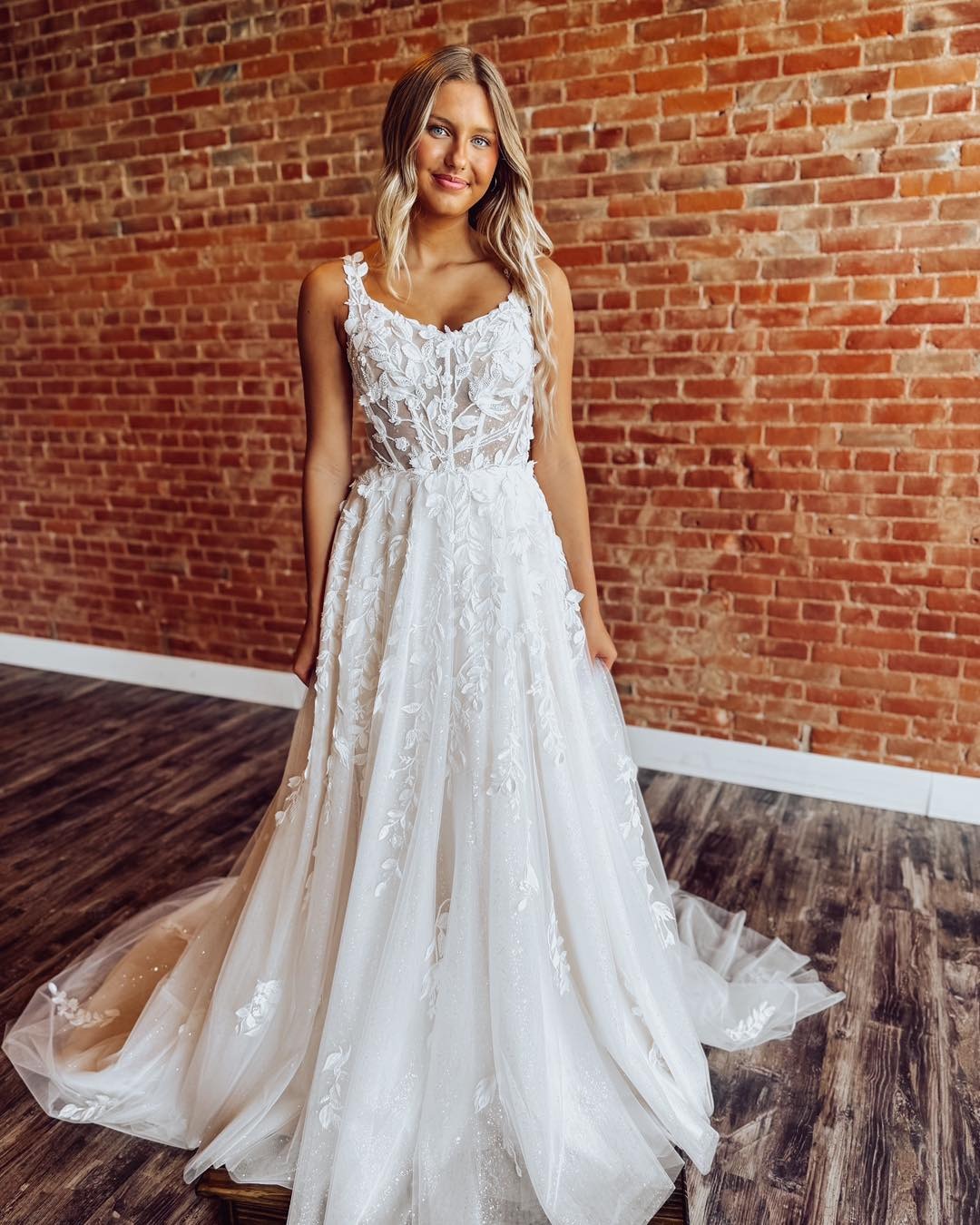 Tulle Lace Appliqued Boho Wedding Dresses A Line Corset Beach Wedding Gowns for Women HE1155