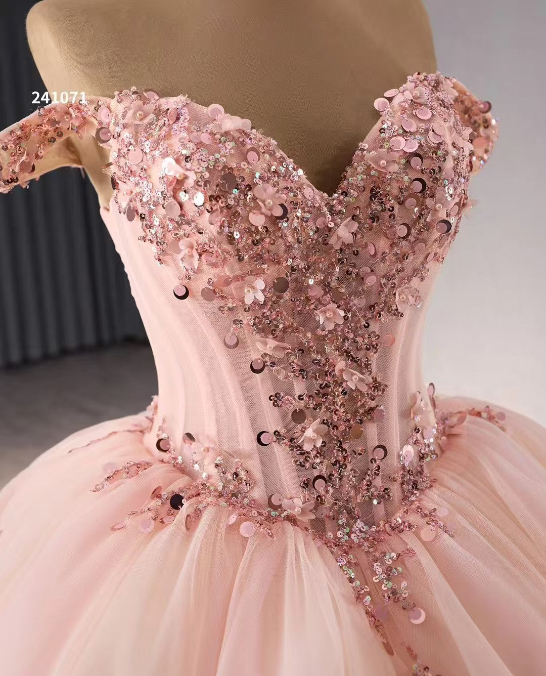 Princess Tulle Ruffled Pink Quinceanera Dress for Sweet 16 Off Shoulder Prom Party Gowns HE1170