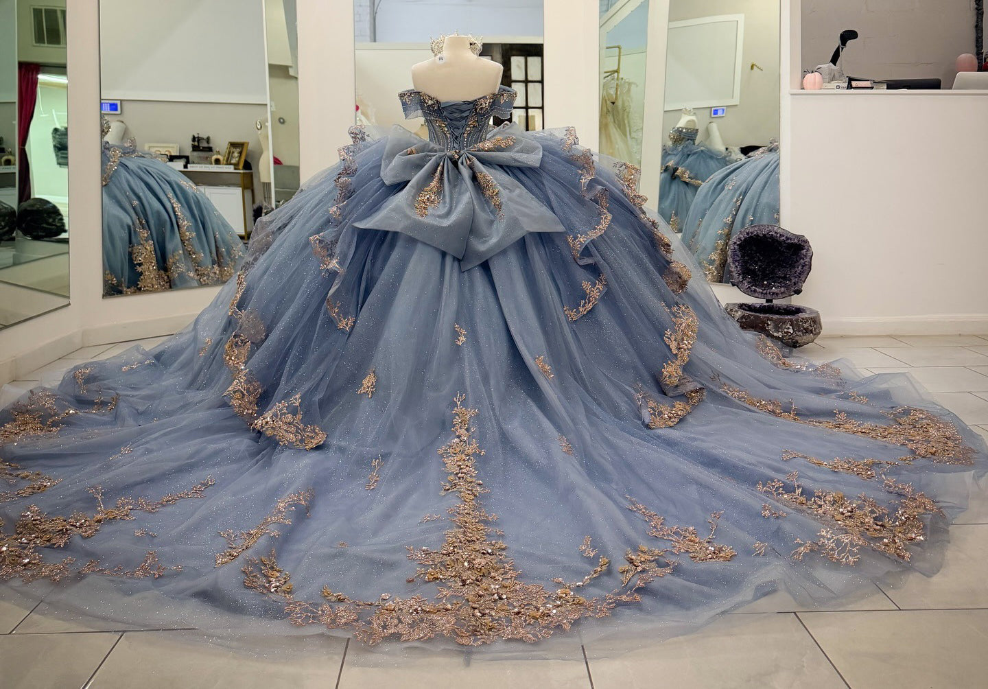 Off Shoulder Tulle Corset Appliqued Quinceanera Dresses Princess Sweet 16 Party Gowns HE1212