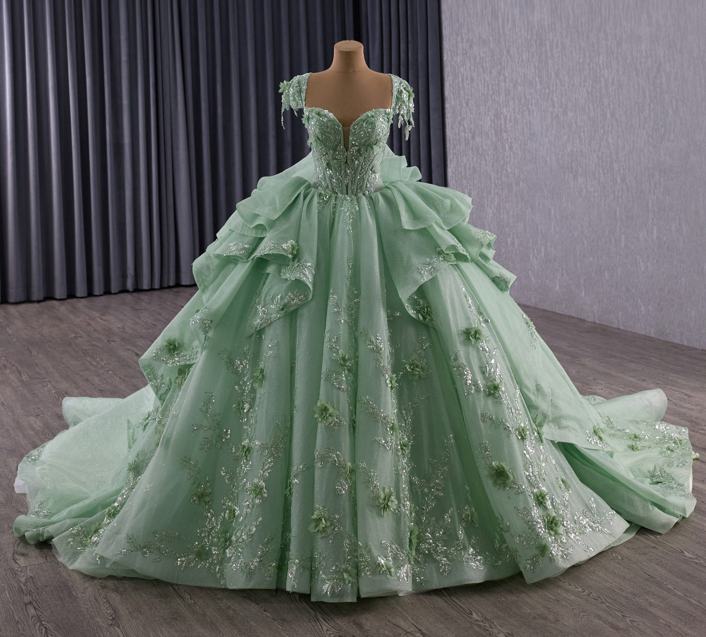 Sweetheart Ball Gown Quinceanera Dresses Tulle Ruffled 3D Flower Prom Party Gowns HE1180