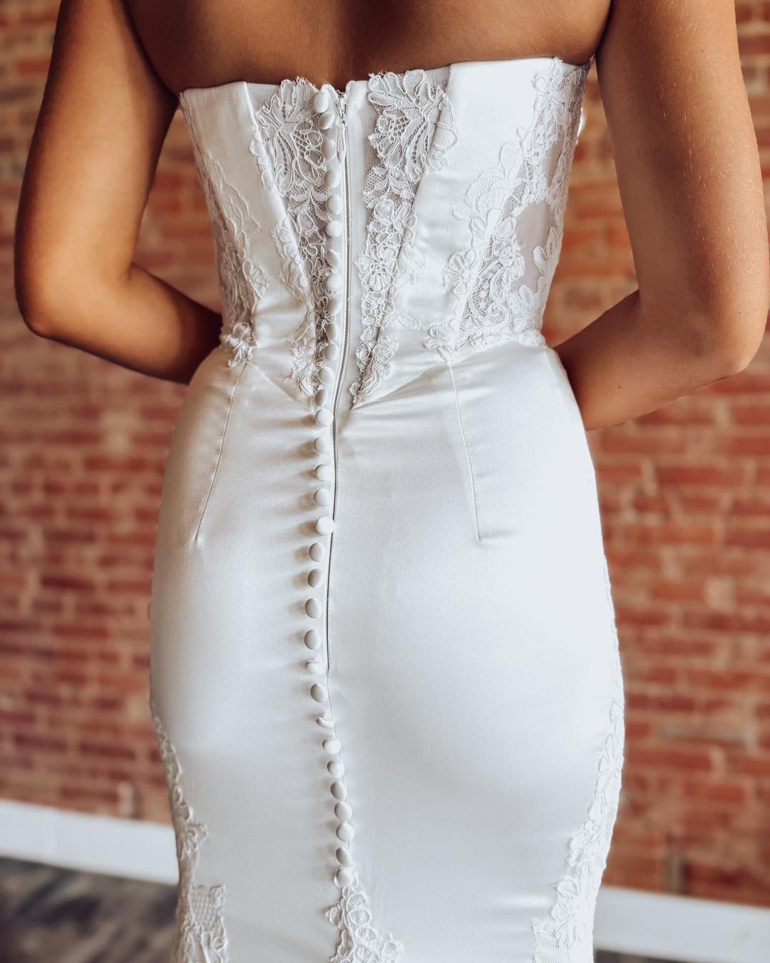 Sweetheart Mermaid Satin Wedding Dresses Beach Lace Long Sleeves Bride Wedding Gowns HE1150